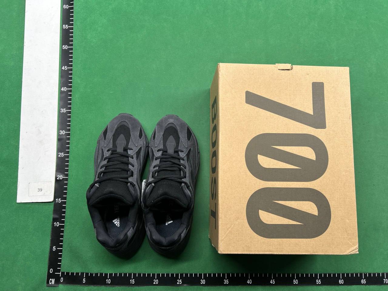 LW  Batch  adidas Yeezy Boost 700 -2