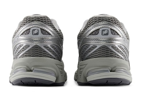 The New Balance 860v2 Sticks To A Silvery Formula(图4)