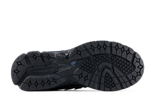 The New Balance 1906R Takes On A Hardy “Black/Blue”(图6) The New Balance 1906R Takes On A Hardy “Black/Blue”(图6)