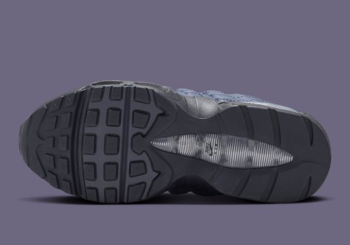 First Look At The Nike Air Max 95 OG “Sanded Purple”(图4) First Look At The Nike Air Max 95 OG “Sanded Purple”(图4)