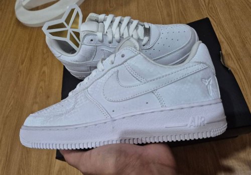 An Updated Look At The Kobe Bryant x Nike Air Force 1 Low “Forever White”(图2)