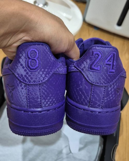 New Images Of The Kobe Bryant x Nike Air Force 1 “Court Purple”(图3)