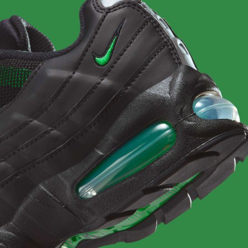 First Look At The Nike Air Max 95 OG “Green Shock”(图5) First Look At The Nike Air Max 95 OG “Green Shock”(图5)