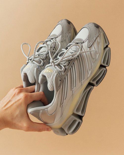 First Look At The adidas Mega X(图1) First Look At The adidas Mega X(图1)