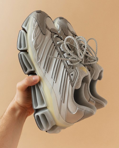 First Look At The adidas Mega X(图3) First Look At The adidas Mega X(图3)