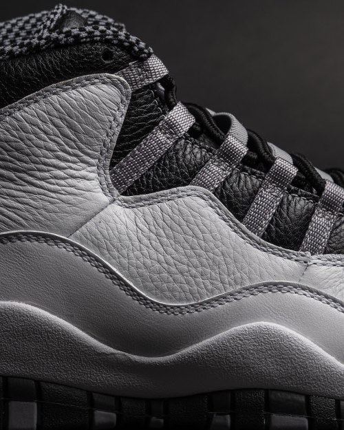 Jordan Brand Revives The Original Shoebox For The Air Jordan 10 “Steel”(图7)