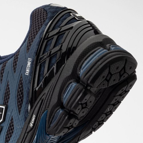 The New Balance 1906W Reappears In Black And Blue(图5) The New Balance 1906W Reappears In Black And Blue(图5)