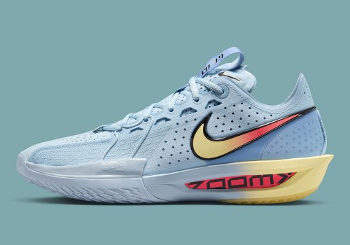 The Nike Zoom GT Cut 3 Sizes Up A “Glacier Blue” Makeover(图1)